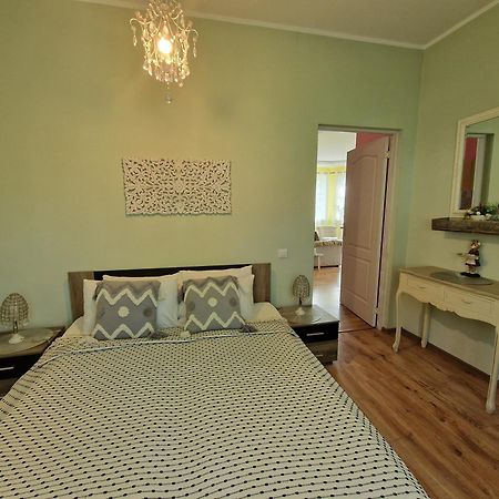 Boutigue City House With Terrace And Garden Free Parking Ρίγα Εξωτερικό φωτογραφία